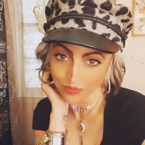 Meet your Posher, Edna